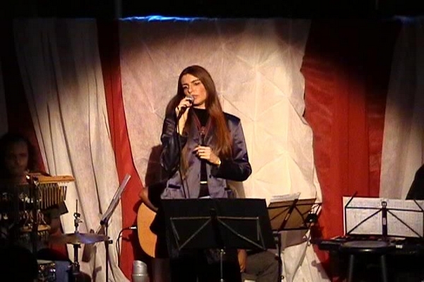 Bia Kaipper em registro 16 do acervo musical